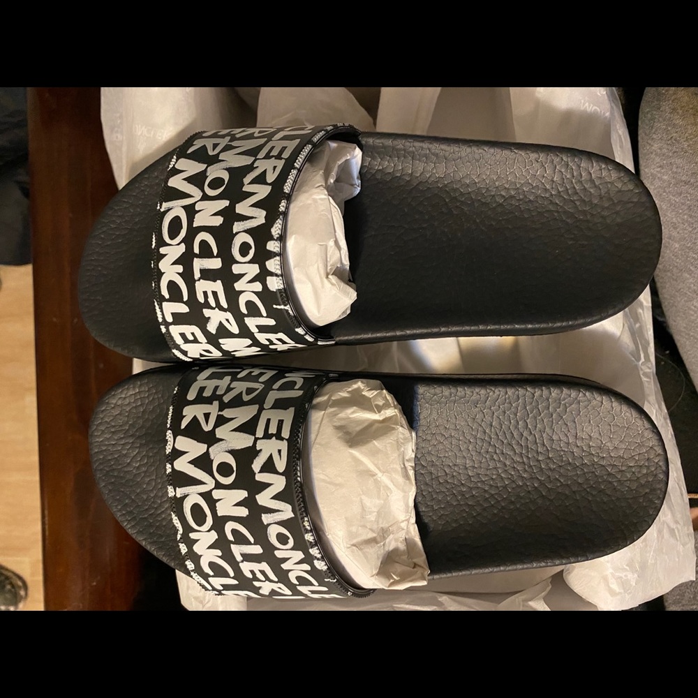 Moncler slides